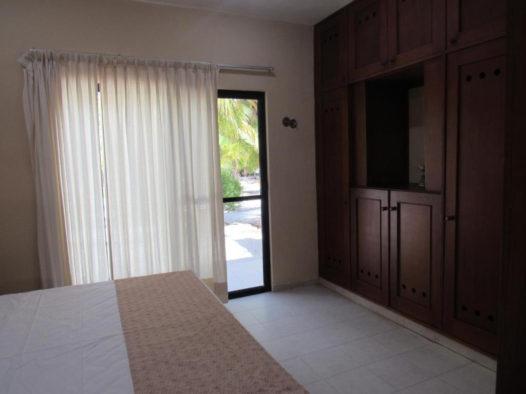 Two Bedroom Beachfront Villa 셀레스툰 외부 사진